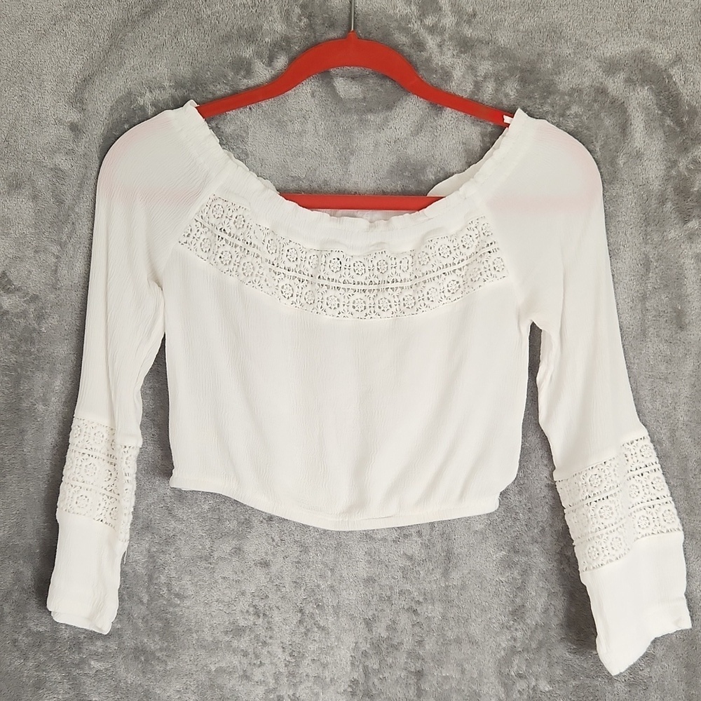 DIVIDED H&M cropped peasant top